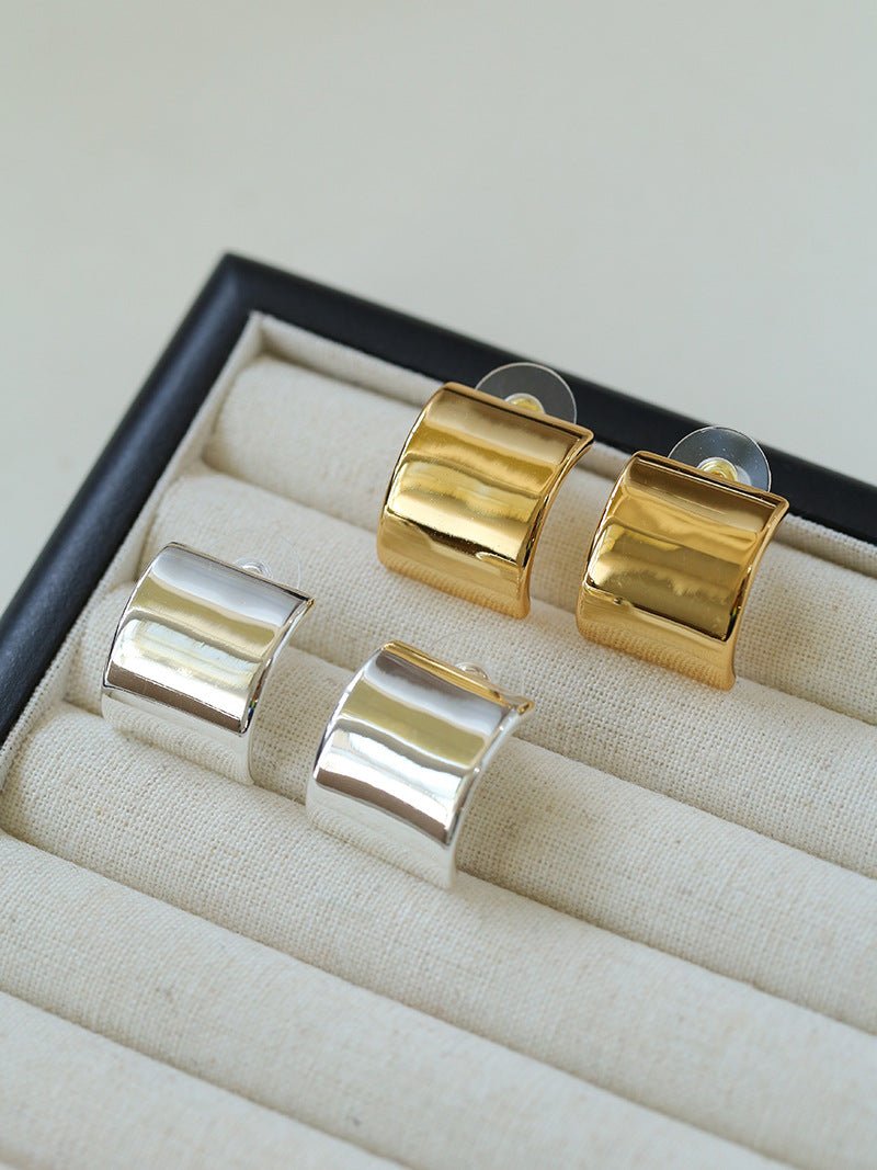 Smooth Metallic Curved Huggie Earrings - floysun