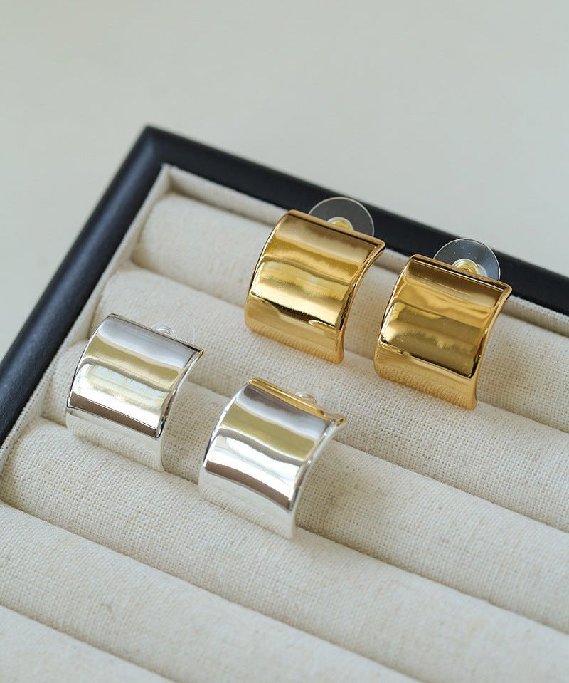 Smooth Metallic Curved Huggie Earrings - floysun