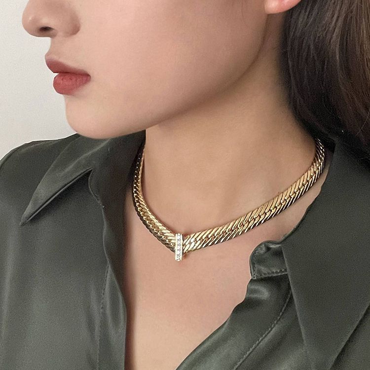 Sparkling Zircon V - shaped Wide Snake Chain - floysun