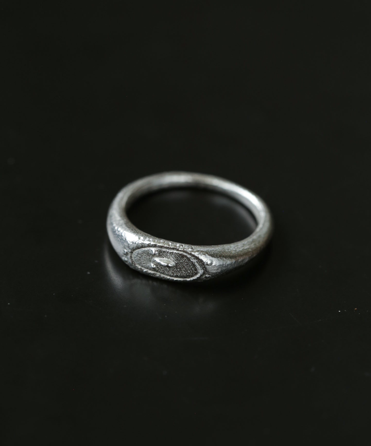 Sterling Silver Face Detail Ring - floysun