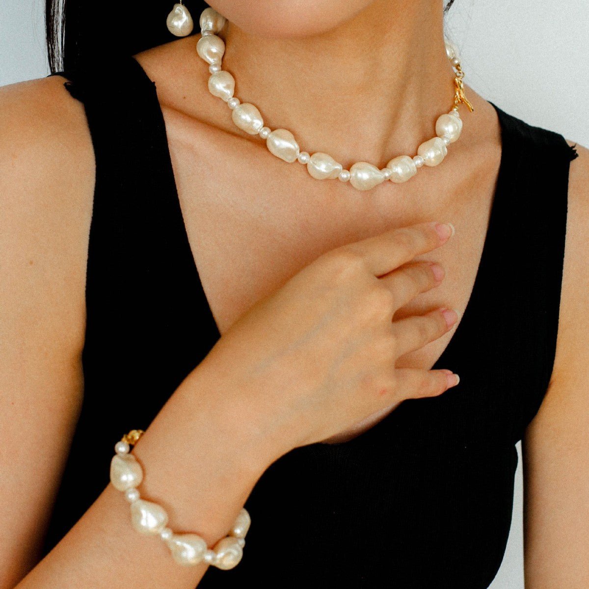 Stylish Baroque Pearl and Bead Beaded Necklace with OT Clasp - floysun