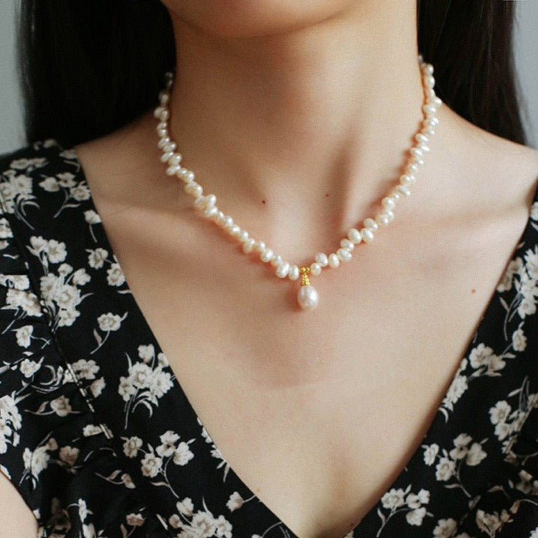 Stylish Classic Staggered Pearl Bead Pendant Necklace - floysun