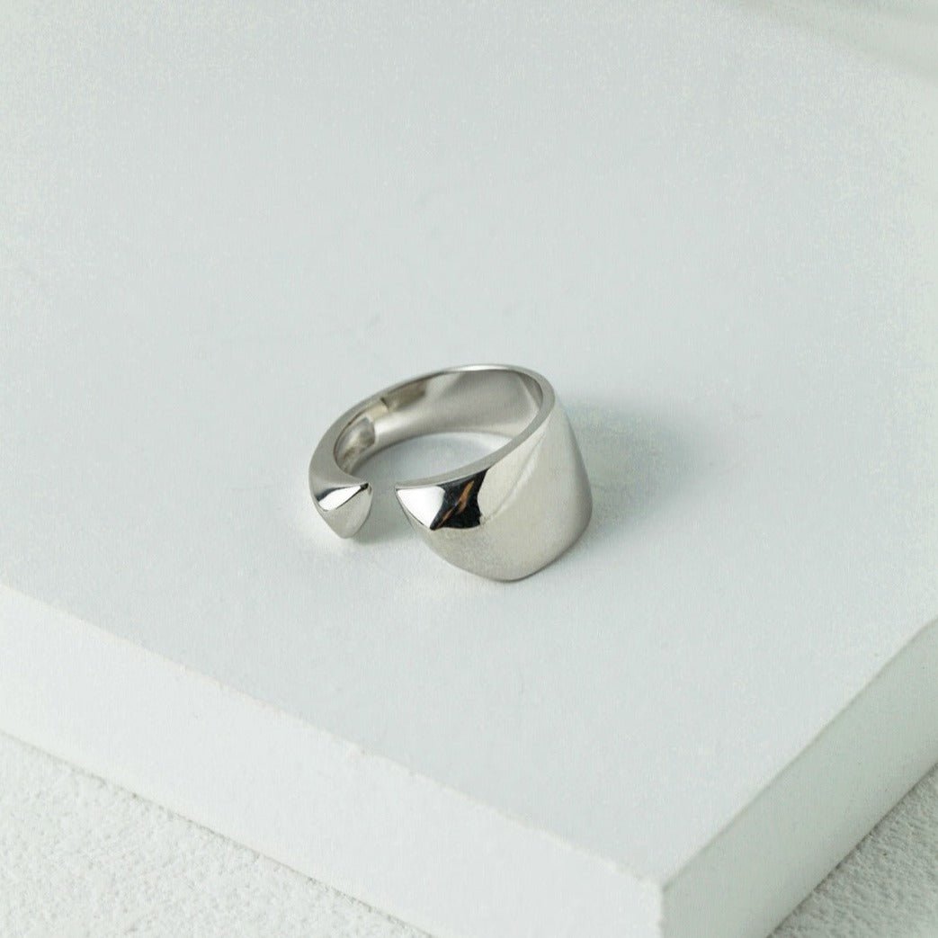 Stylish Polished Plain Open Ring - floysun