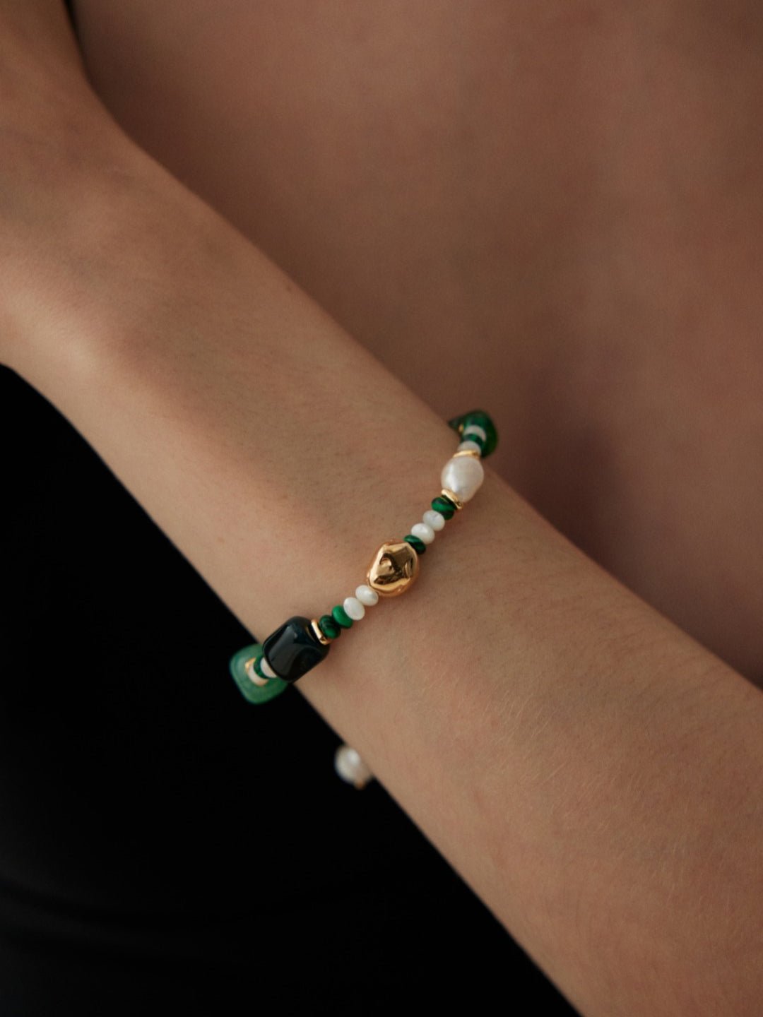 The Multielement Bracelet Featuring Malachite Pearls and Green Onyx - floysun