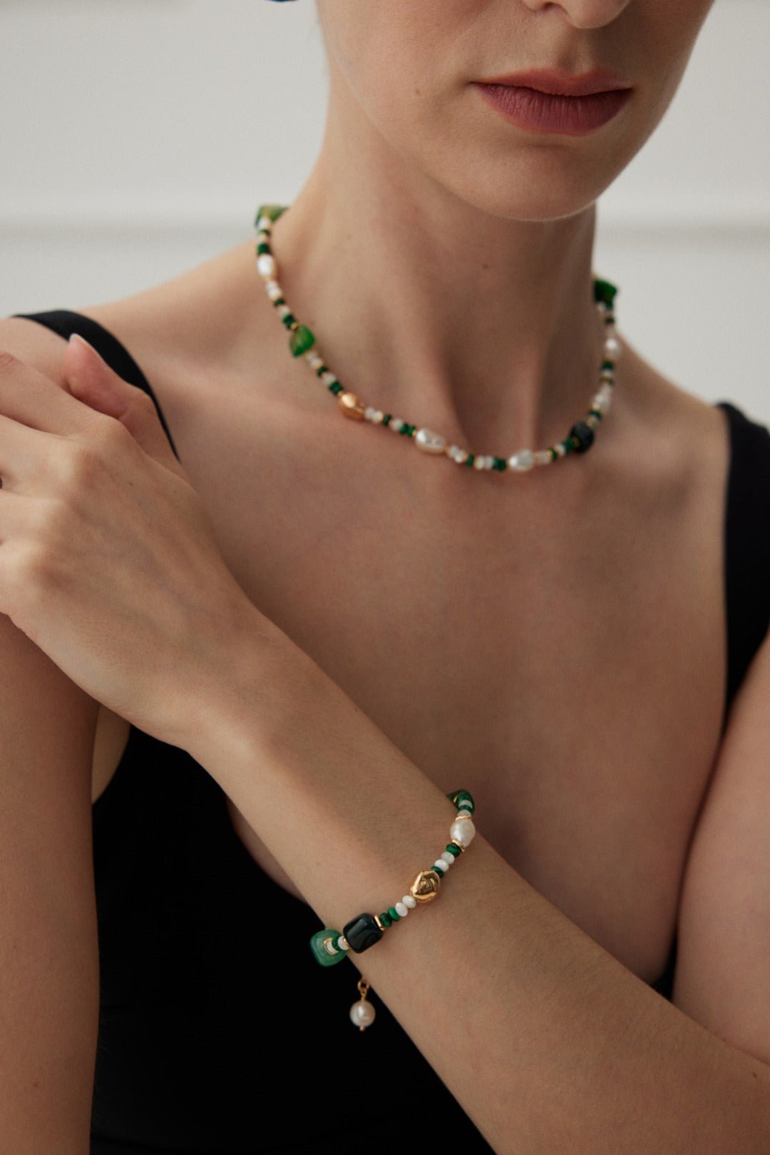 The Multielement Bracelet Featuring Malachite Pearls and Green Onyx - floysun