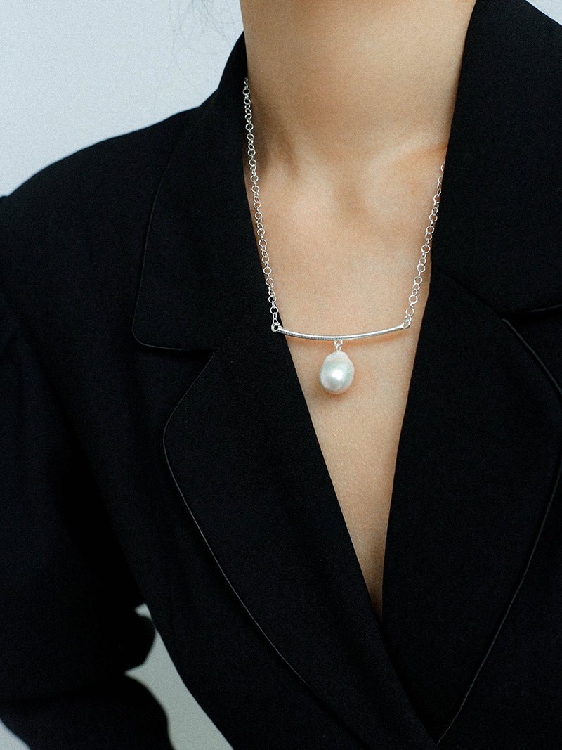 Versatile Curved Baroque Pearl Pendant Necklace - floysun