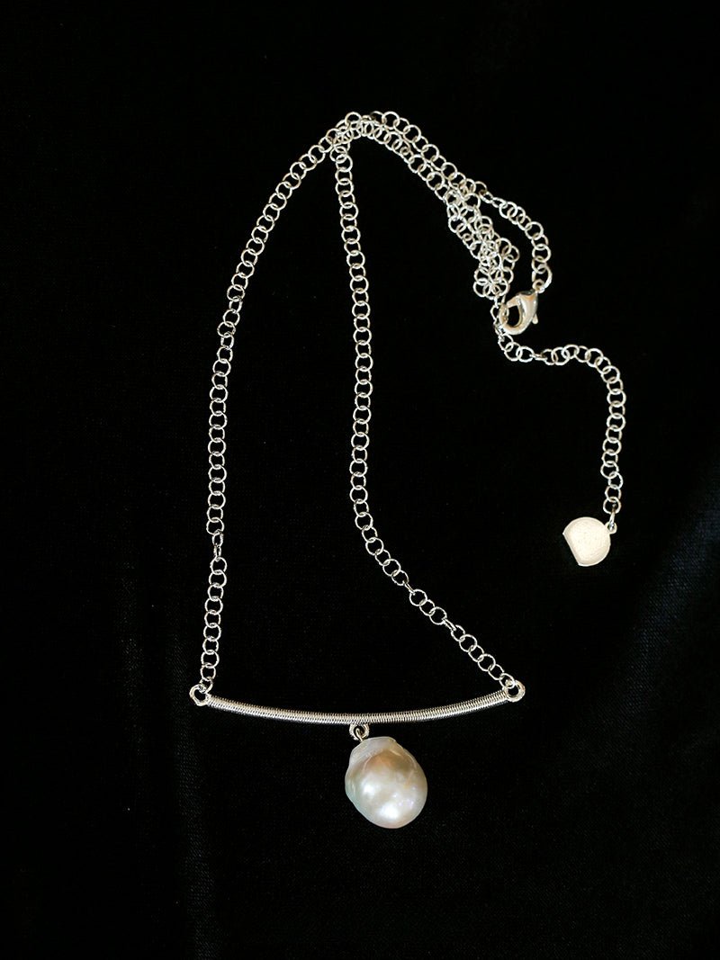 Versatile Curved Baroque Pearl Pendant Necklace - floysun