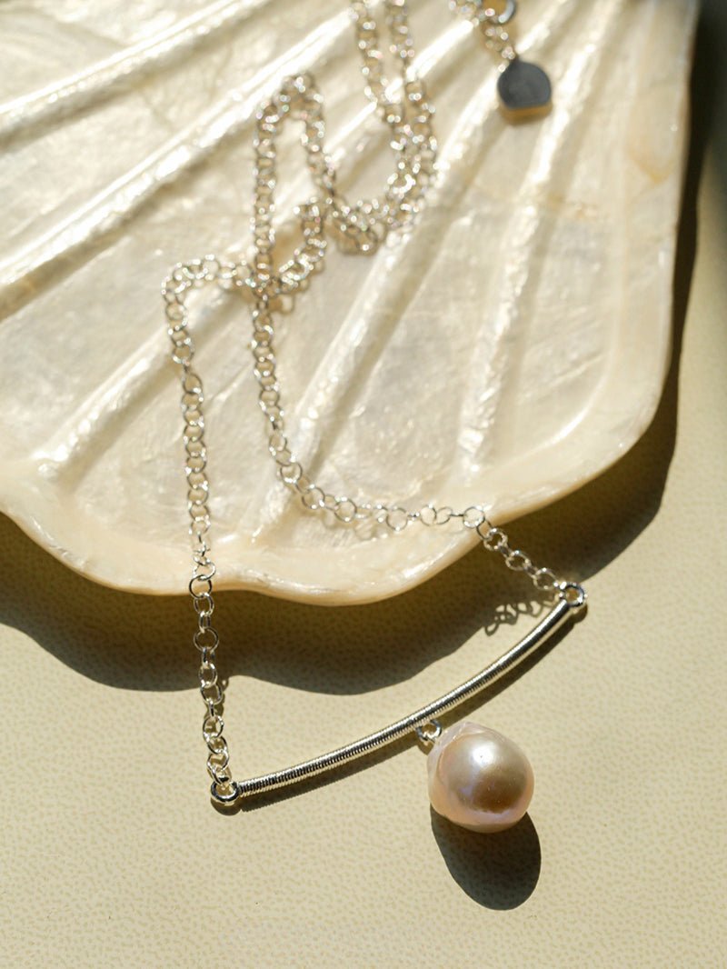 Versatile Curved Baroque Pearl Pendant Necklace - floysun