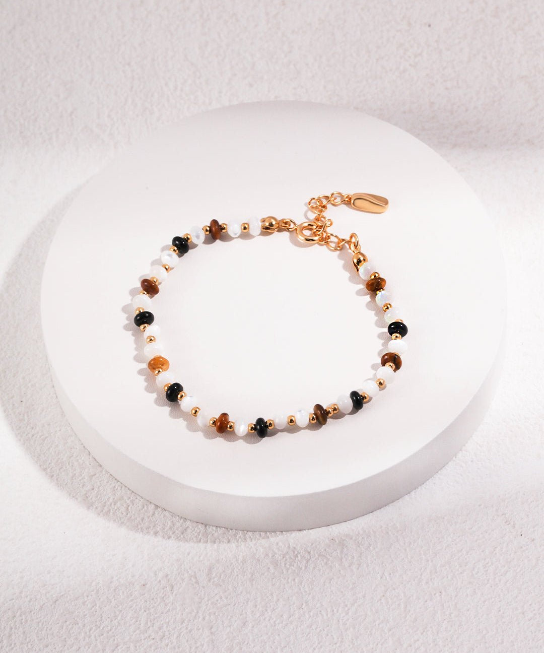 Vintage Bracelet with Tiger's Eye Black Onyx and Mother of Pearls - floysun