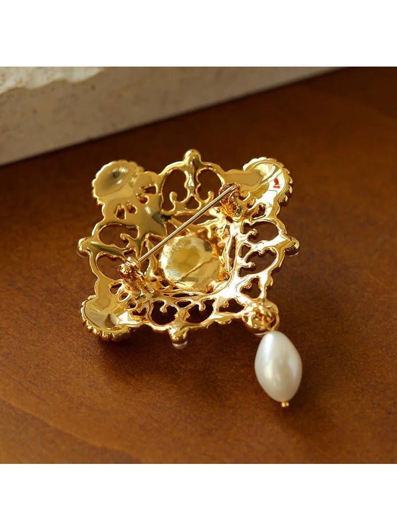 Vintage Courtly Elegance: Red Agate and Pearl Brooch - floysun