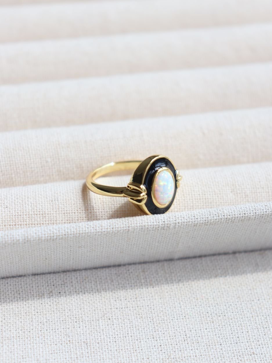 Vintage Elegant Opal Ring - floysun