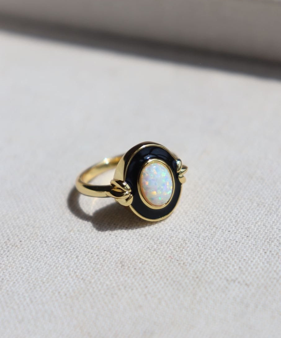 Vintage Elegant Opal Ring - floysun