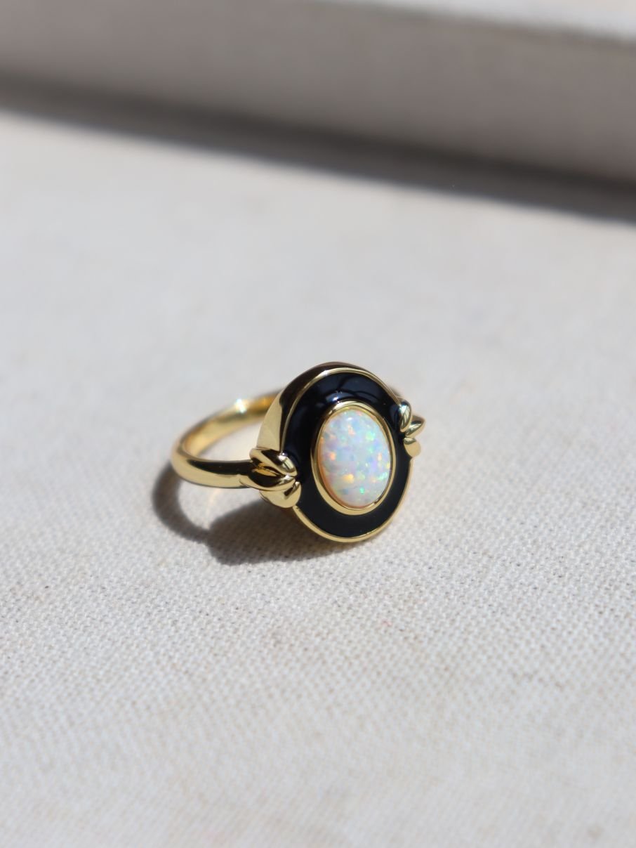 Vintage Elegant Opal Ring - floysun