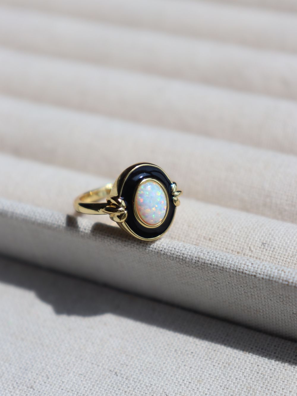 Vintage Elegant Opal Ring - floysun