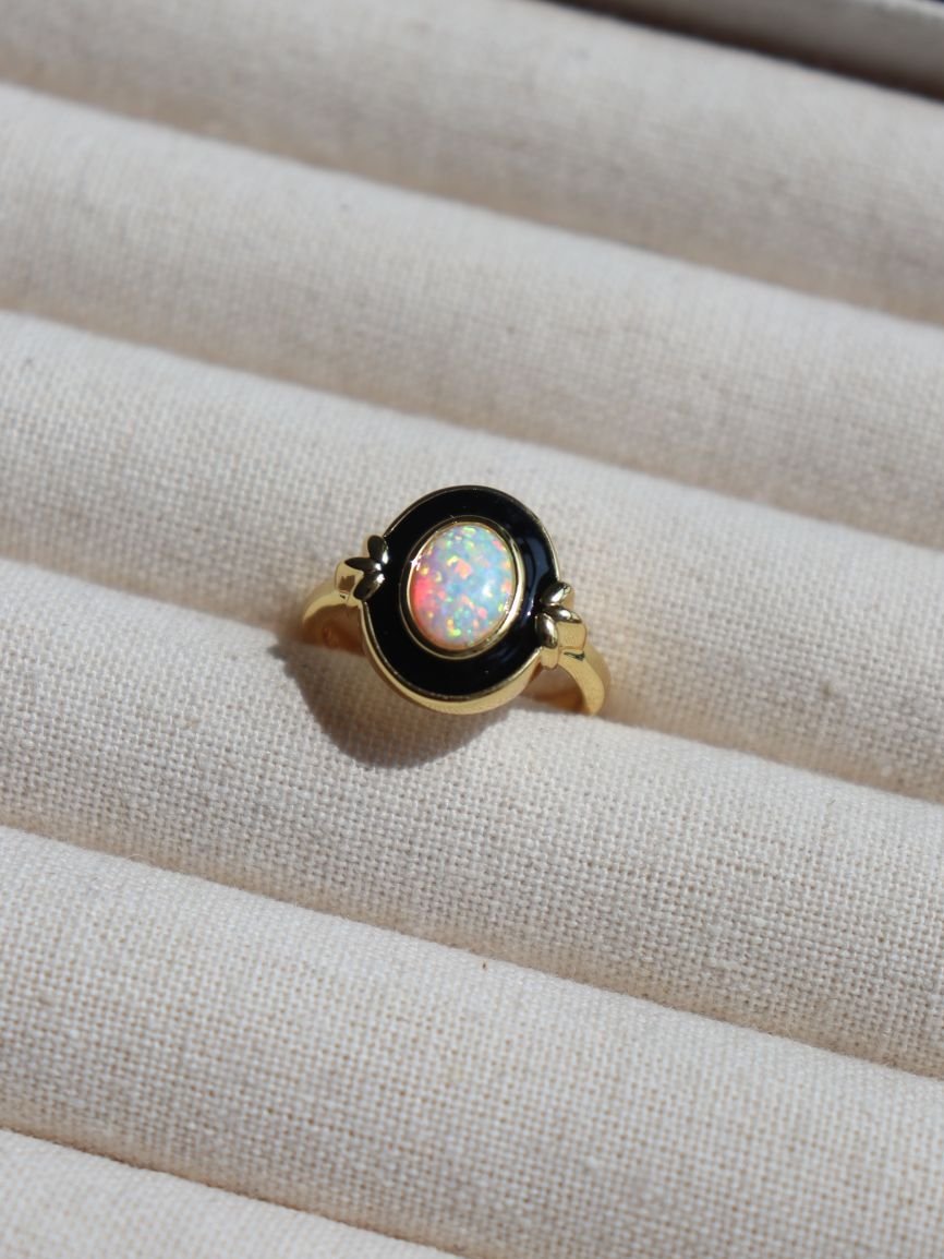 Vintage Elegant Opal Ring - floysun