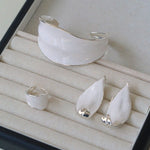 White Enamel Scroll Leaf Wide Open Ring - floysun