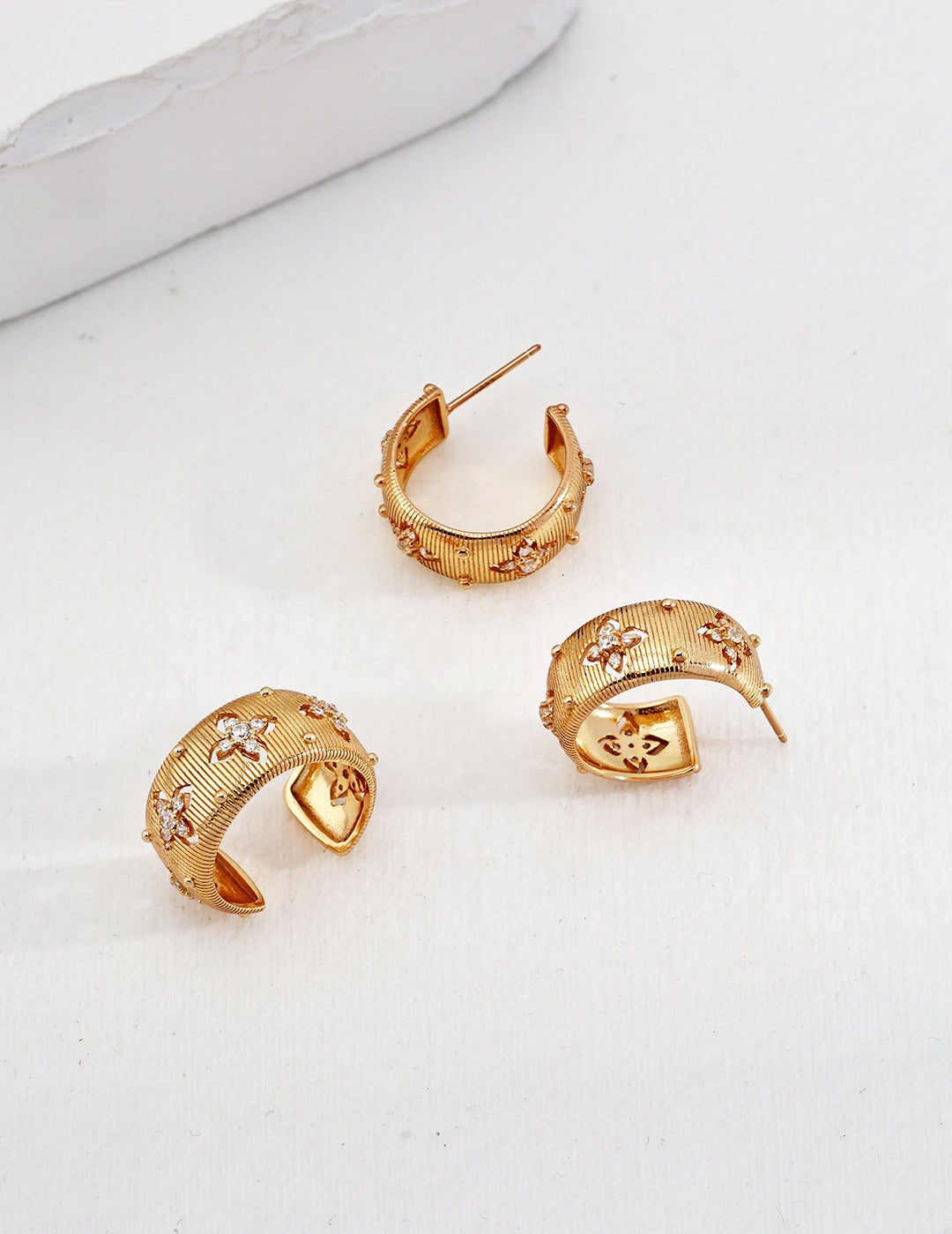 Wide C-Shaped Zirconia Flower Huggie Earrings - floysun