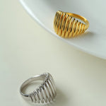 Elegant Vertical Stripe Ring - floysun