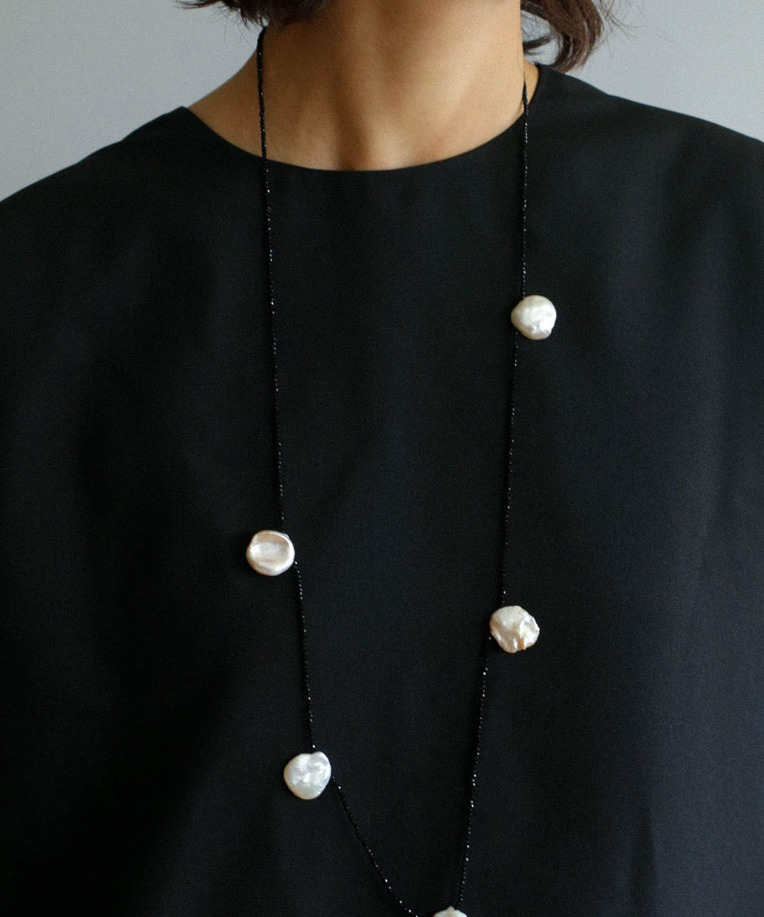 Five Large Petal Baroque Pearls Black Spinel Necklace - floysun