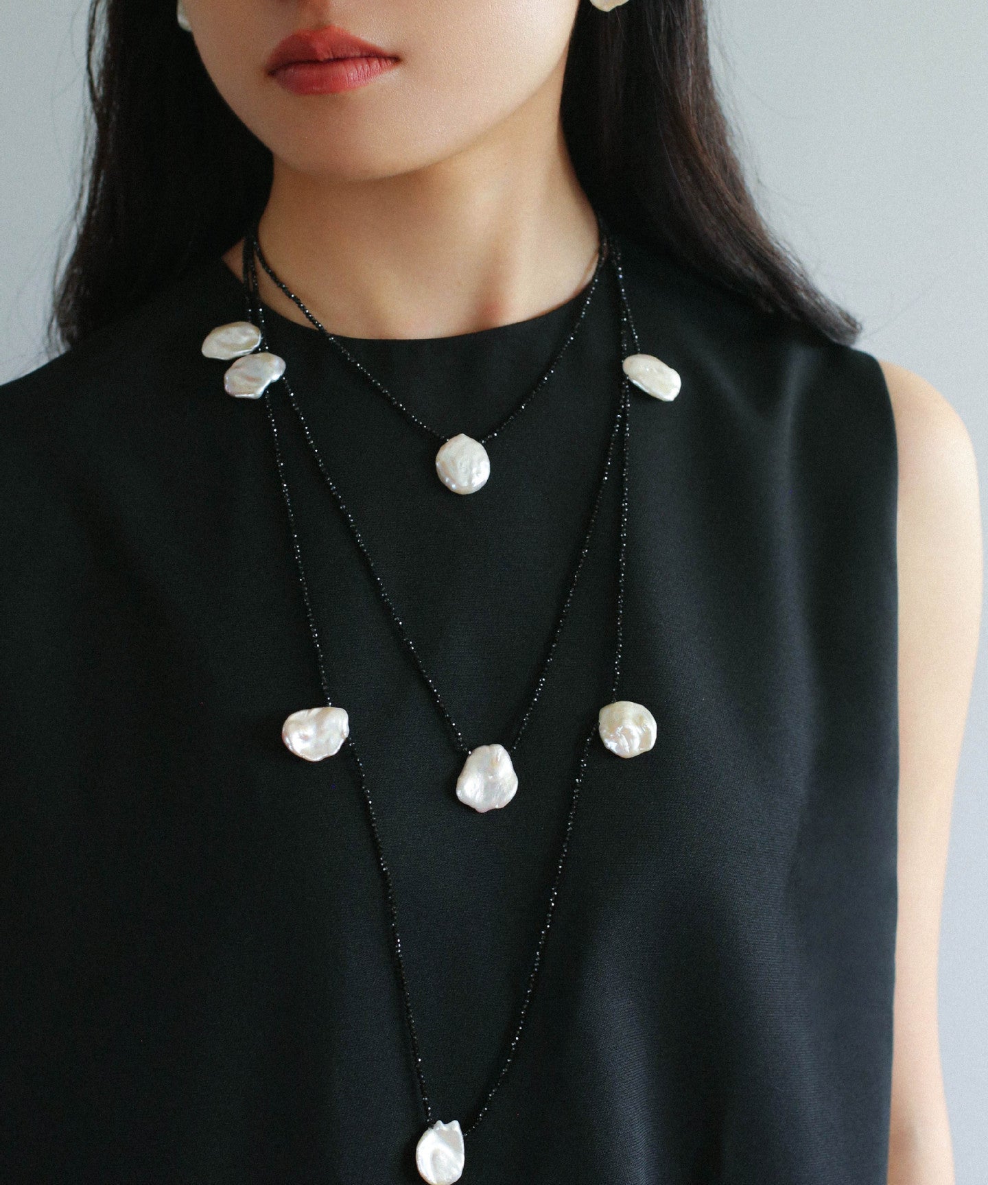 Nine Large Petal Baroque Pearls Black Spinel Necklace - floysun