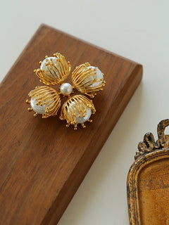 Retro Hollow Stamen Brooch - floysun