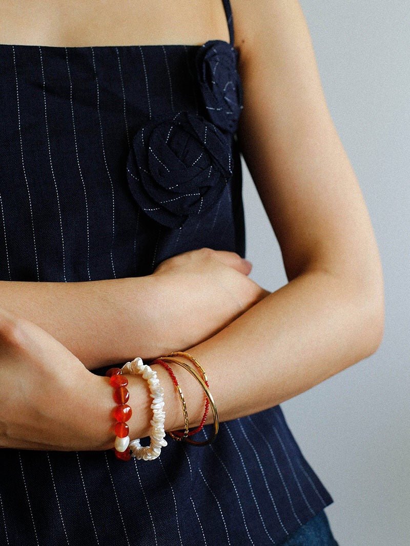 Timeless Elegance: Red Agate and Baroque Pearl Bracelet - floysun