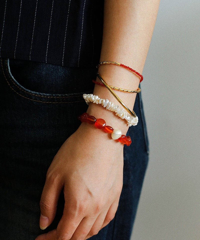 Timeless Elegance: Red Agate and Baroque Pearl Bracelet - floysun